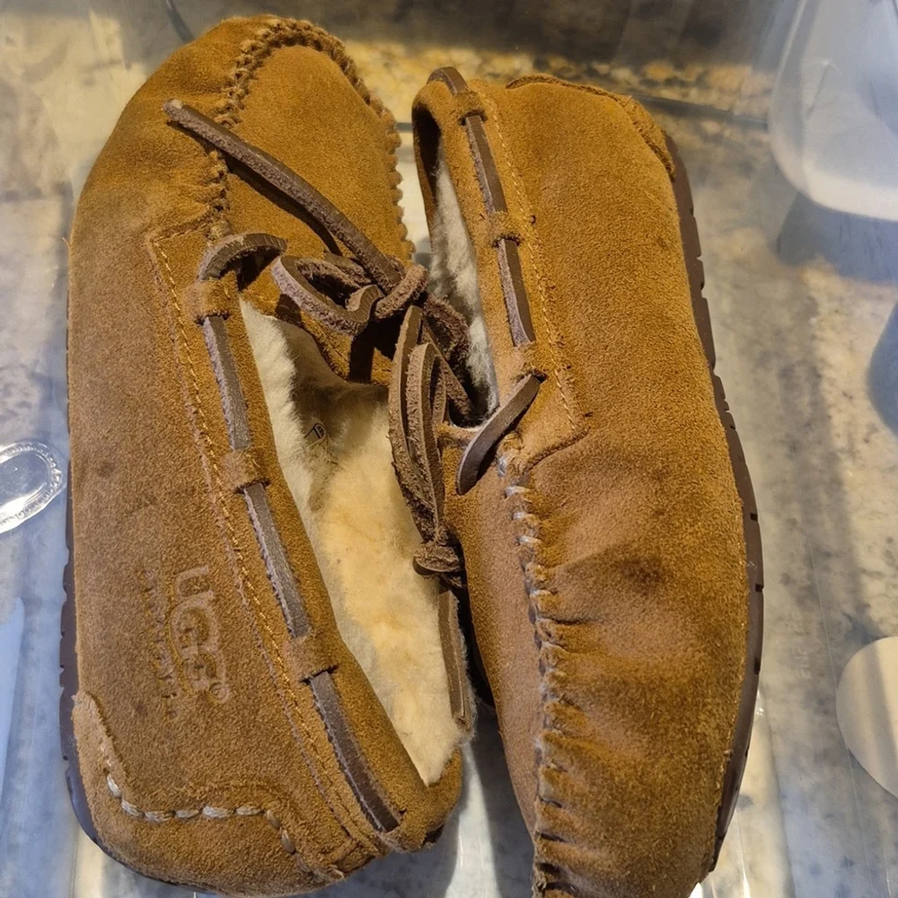 UGG: 